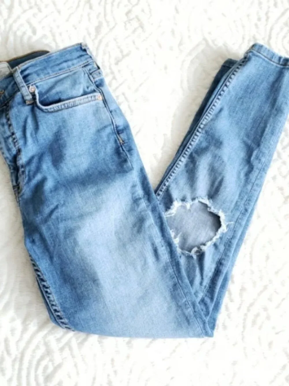 FREE PEOPLE Size 27 Light Blue Wash High-Rise Busted Knee Ripped Skinny Jeans 4